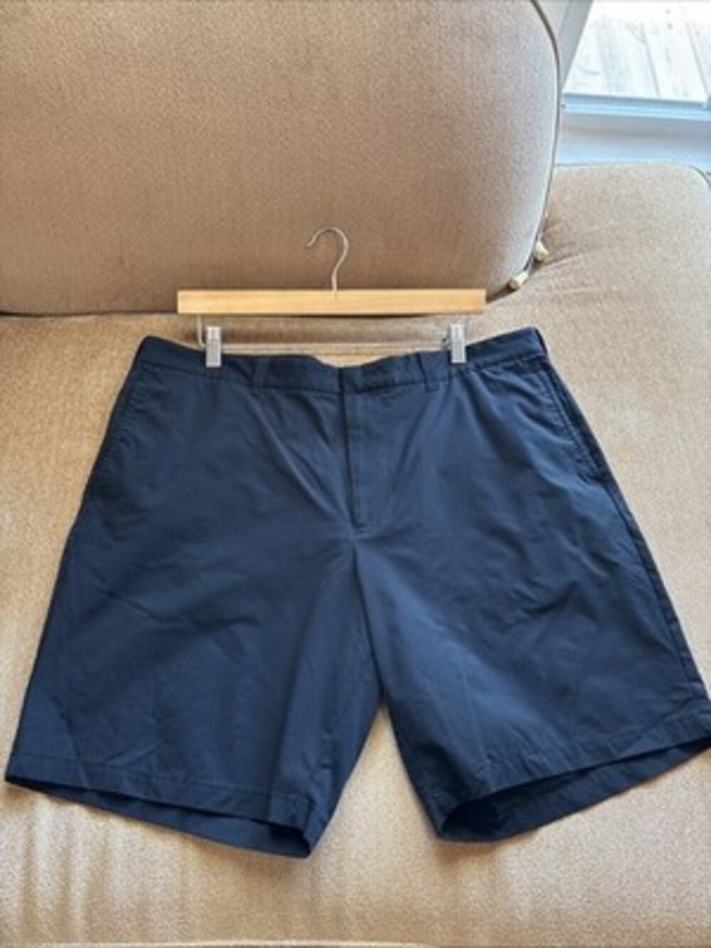 EUC Men’s J.Crew Stretch 9 Inch flat front Shorts